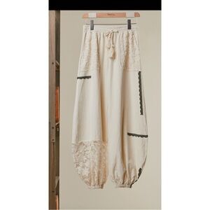 2 left. New. Mello Cream Lace Detail Joggers